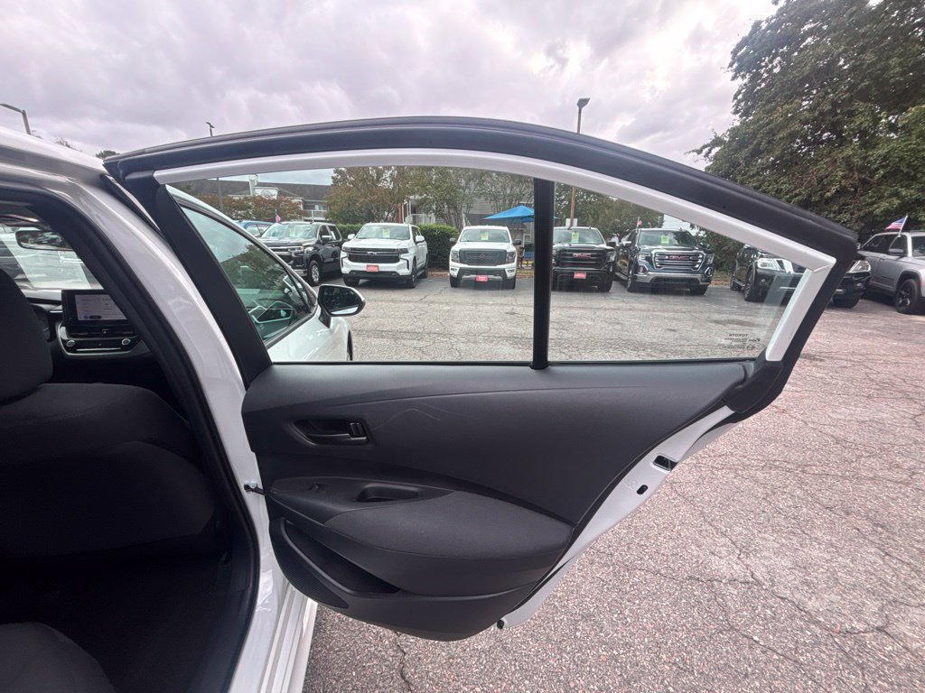 Used 2023 Toyota Corolla LE FWD image 23