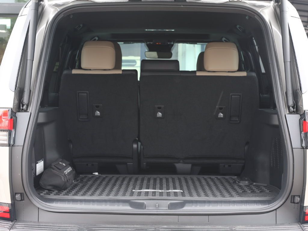 Used 2025 Lexus GX 550 AWD/4WD image 8