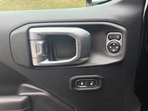 Used 2023 Jeep Wrangler Sport image 12