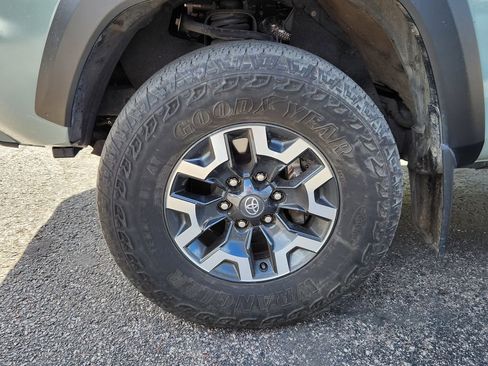 Used 2023 Toyota Tacoma TRD Off-Road w/ Black Out Package (TMS) image 8