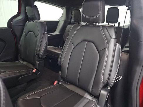 New 2026 Chrysler Pacifica Select w/ S Appearance Package image 21