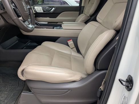 Used 2023 Lincoln Navigator L Reserve AWD/4WD image 9