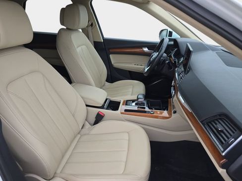 Used 2021 Audi Q5 Premium w/ Convenience Package AWD/4WD image 12
