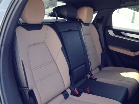 New 2026 Porsche Cayenne Coupe AWD/4WD image 23