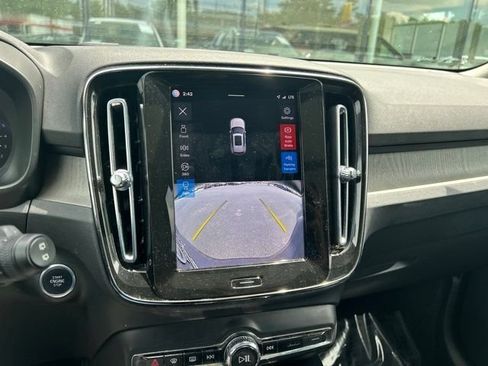 Used 2023 Volvo XC40 B5 Plus w/ Driver Assist Package AWD/4WD image 18