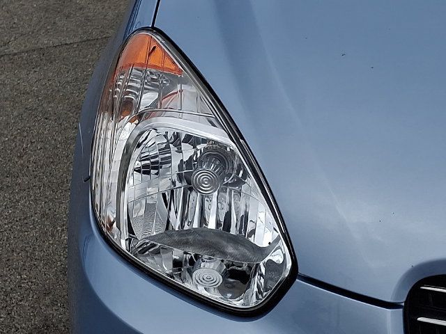 Used 2011 Hyundai Accent GLS FWD image 9