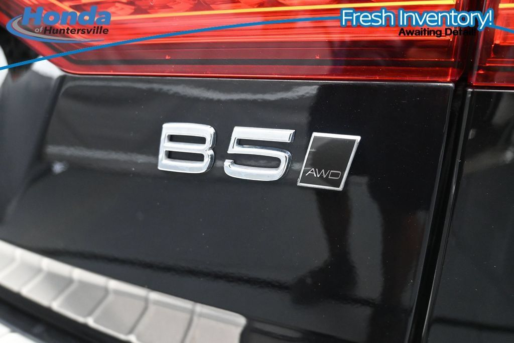 Used 2025 Volvo V60 B5 Cross Country Plus AWD/4WD image 12