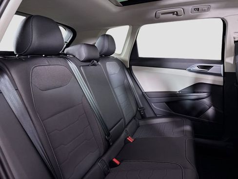 New 2025 Volkswagen Taos SE image 27