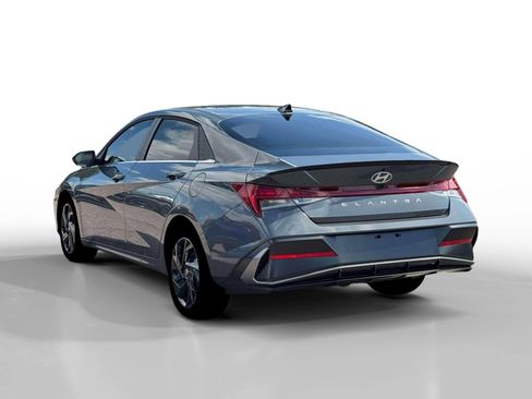 New 2026 Hyundai Elantra SEL Sport Premium image 5