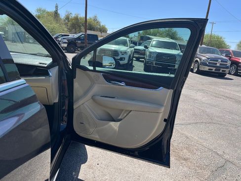 Used 2017 Cadillac XT5 Luxury w/ Driver Awareness Package FWD image 40