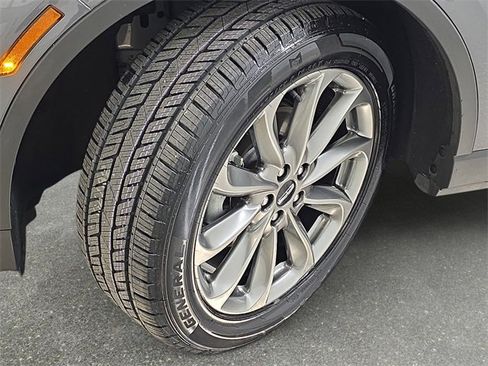 Used 2021 Lincoln Corsair AWD w/ Premium Package image 29