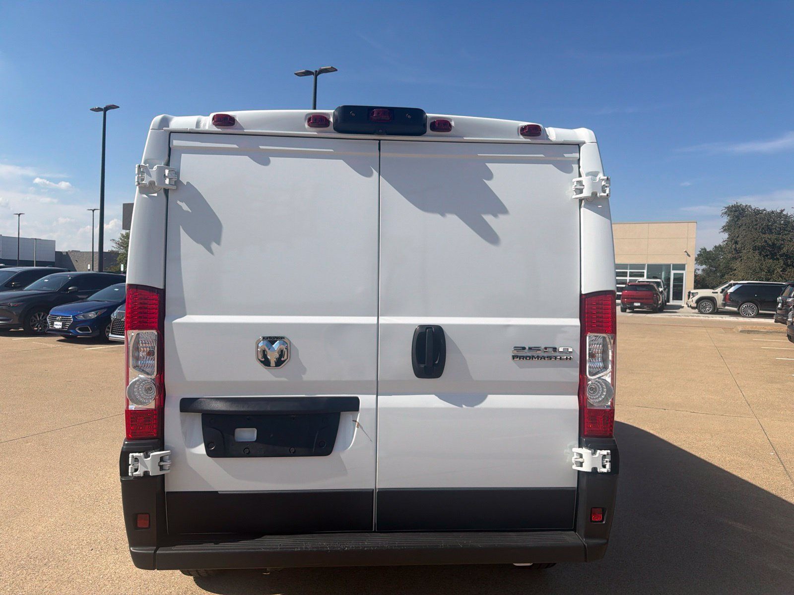 Used 2025 RAM ProMaster 2500 w/ Convenience Group FWD image 6