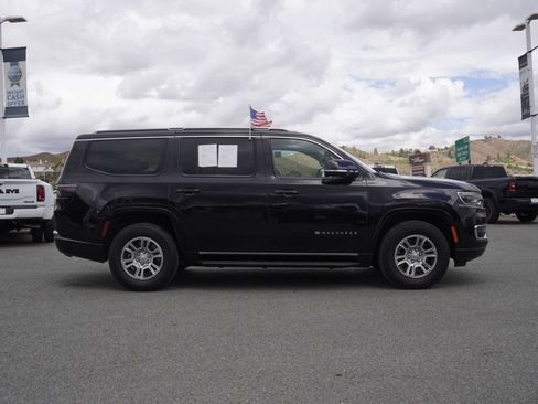 Used 2023 Jeep Wagoneer 2WD image 3