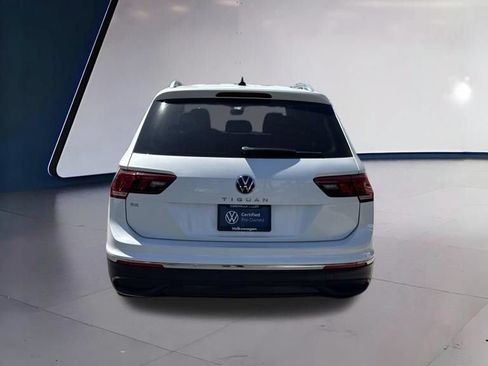 Certified 2023 Volkswagen Tiguan SE FWD image 3