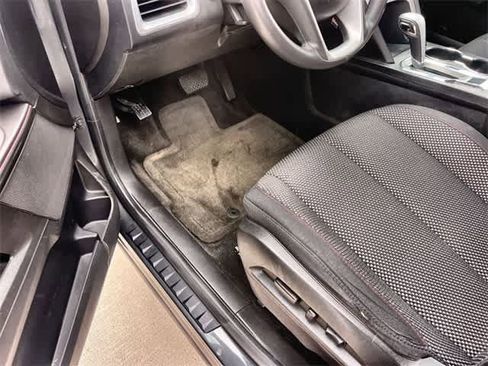 Used 2012 Chevrolet Equinox LT w/ Driver Convenience Package image 3