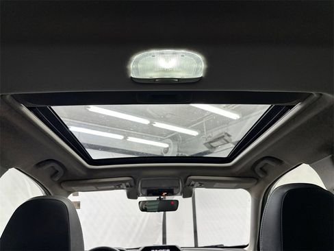 Used 2021 Subaru Forester Limited image 21