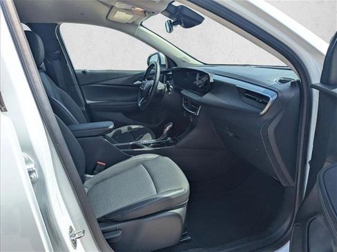 Used 2025 Buick Encore GX Preferred FWD image 19