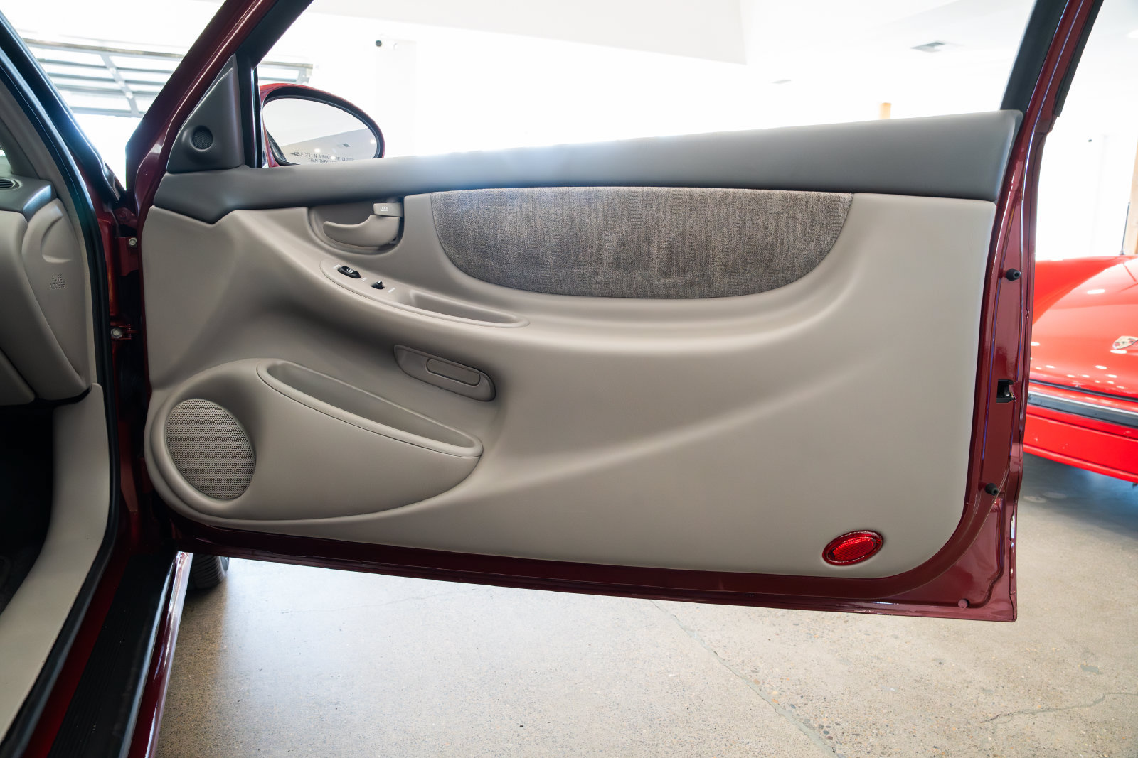 Used 2001 Oldsmobile Alero GL w/ Sun & Sound Pkg FWD image 18