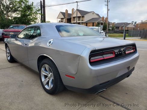 Used 2016 Dodge Challenger SXT RWD image 11