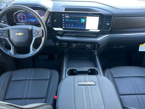 Used 2025 Chevrolet Silverado 2500 High Country w/ High Country Premium Package image 13