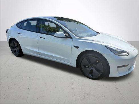 Used 2022 Tesla Model 3 Long Range AWD/4WD image 4