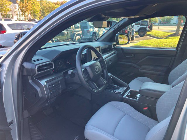 Used 2025 Toyota Tacoma SR5 AWD/4WD image 10