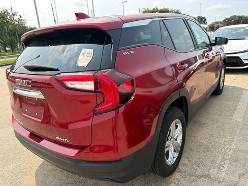 Used 2024 GMC Terrain SLE AWD/4WD image 5