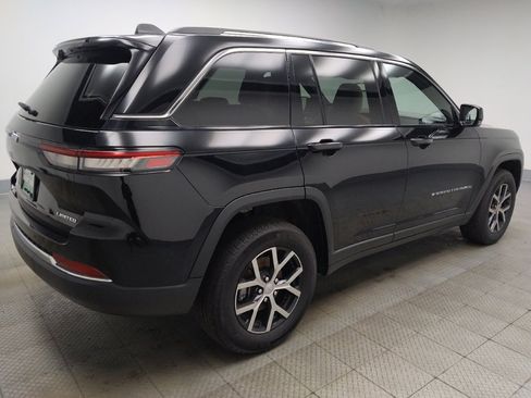Used 2023 Jeep Grand Cherokee Limited AWD/4WD image 10