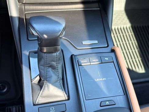 Used 2022 Lexus ES 350 w/ Premium Package image 4