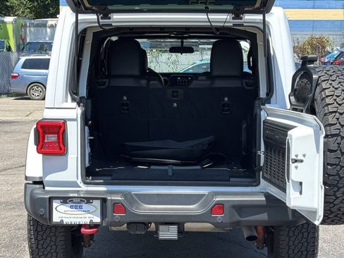 Used 2018 Jeep Wrangler Unlimited Rubicon AWD/4WD image 13