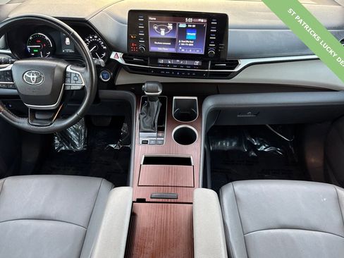 Used 2024 Toyota Sienna XLE image 13