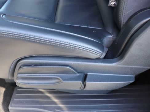 Used 2024 Lincoln Navigator L Premiere 4x4 image 37