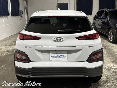Used 2020 Hyundai Kona Limited w/ Cargo Package FWD image 7