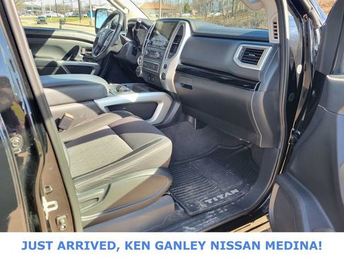 Used 2021 Nissan Titan SV w/ SV Convenience Package image 23