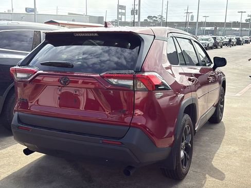 Used 2023 Toyota RAV4 LE FWD image 3
