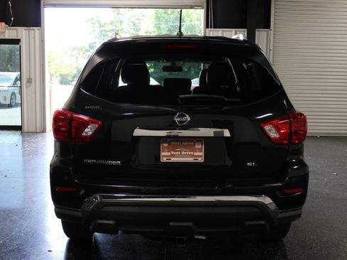 Used 2018 Nissan Pathfinder SL w/ Cargo Package FWD image 4