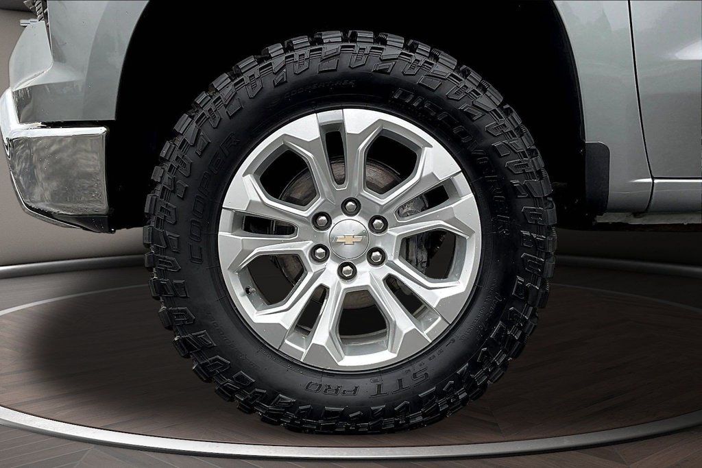 Used 2023 Chevrolet Silverado 1500 LTZ AWD/4WD image 38