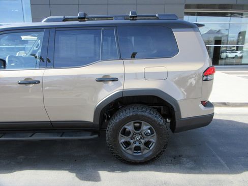 Used 2026 Lexus GX 550 image 4