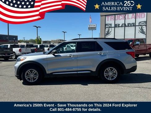 Used 2024 Ford Explorer XLT w/ Equipment Group 202A AWD/4WD image 2