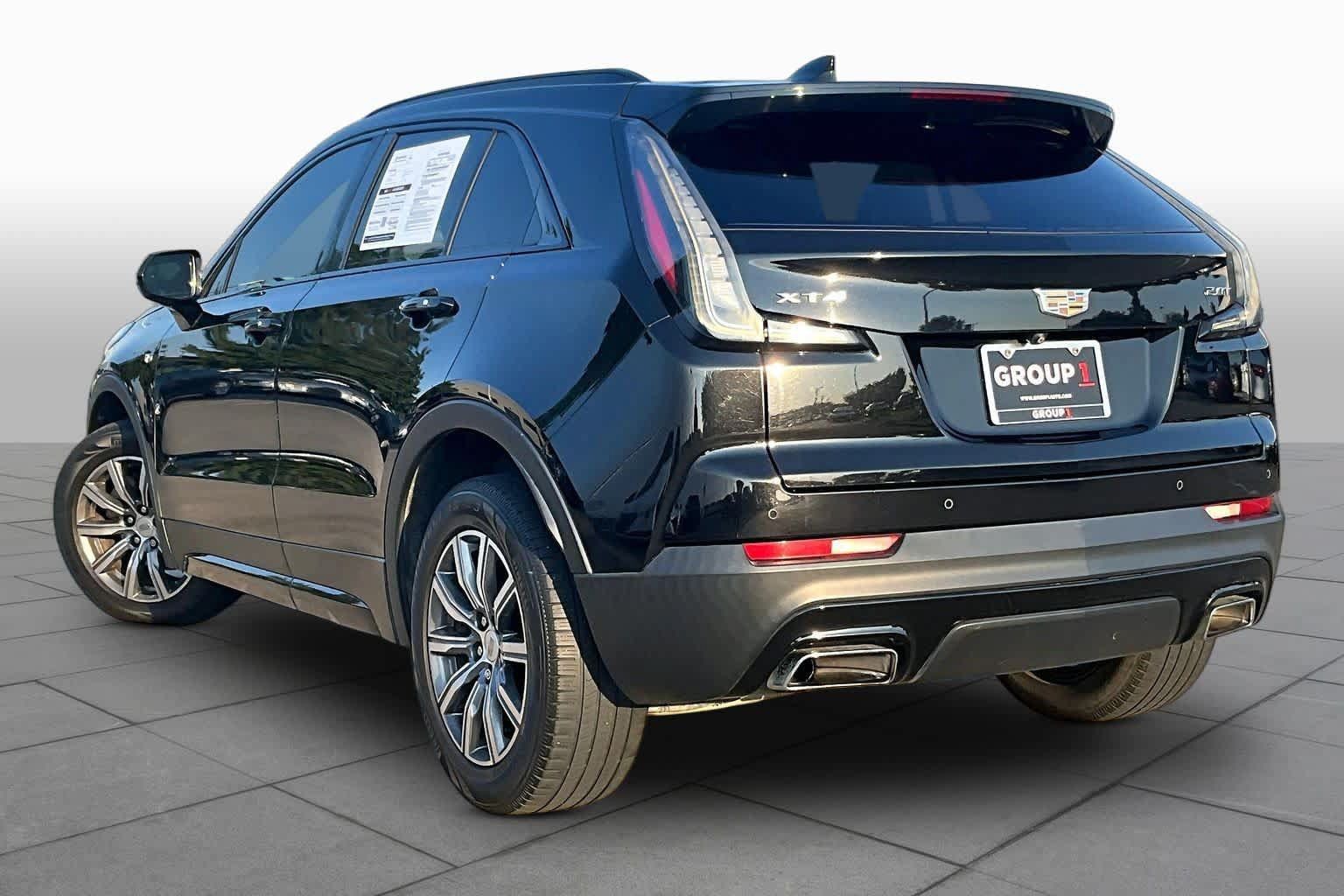 Used 2019 Cadillac XT4 Sport w/ Cold Weather Package FWD image 11