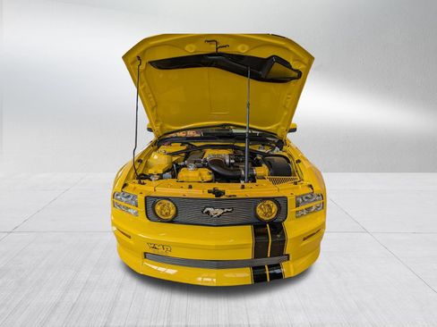 Used 2006 Ford Mustang GT Premium RWD image 2