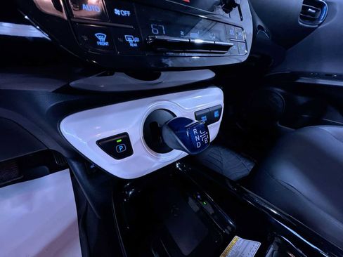 Used 2017 Toyota Prius Four Touring w/ Premium Convenience Package FWD image 33