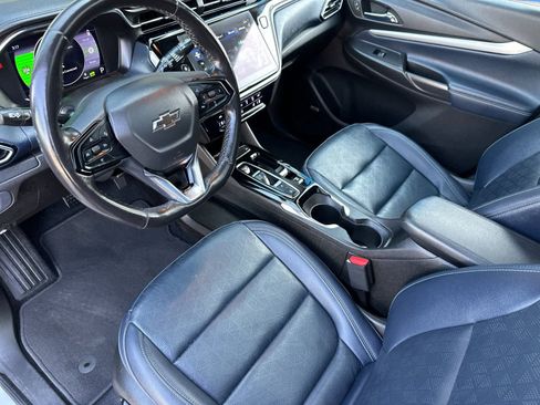 Used 2022 Chevrolet Bolt EUV Premier w/ Sun & Sound Package image 9