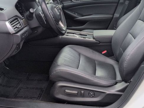 Used 2020 Honda Accord Touring image 12