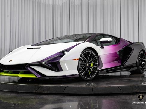 Used 2020 Lamborghini Sian Coupe image 11