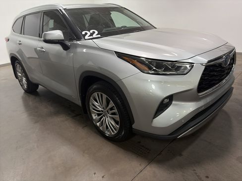 Used 2022 Toyota Highlander Platinum AWD/4WD image 40