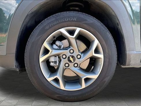 Used 2025 Chevrolet Trax LT FWD image 20