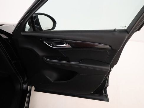 Used 2023 Buick Envision Essence image 24