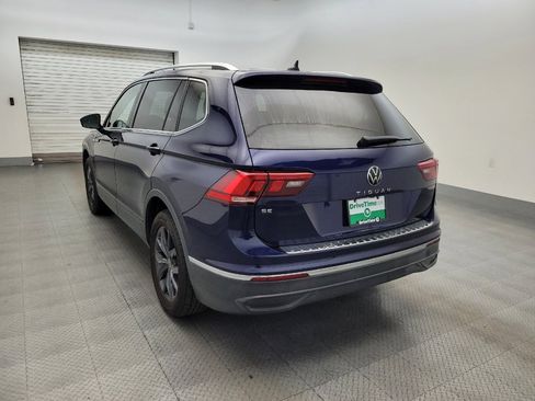 Used 2022 Volkswagen Tiguan SE w/ Panoramic Sunroof Package FWD image 5