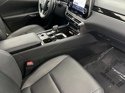 Used 2024 Lexus RX 350 FWD w/ Technology Package image 19